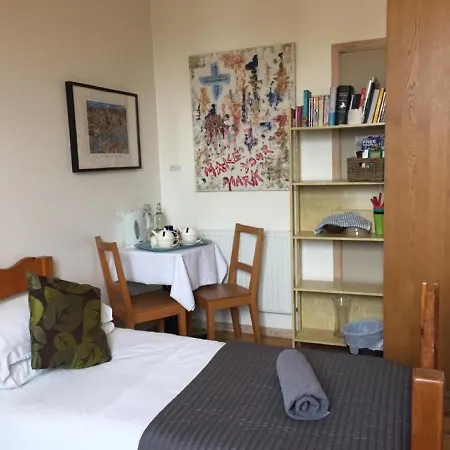 Lovely Twin Room With Terrace London Exterior foto