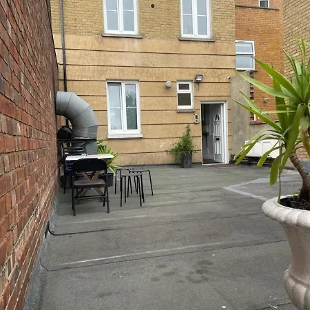 Lovely Twin Room With Terrace London Exterior foto